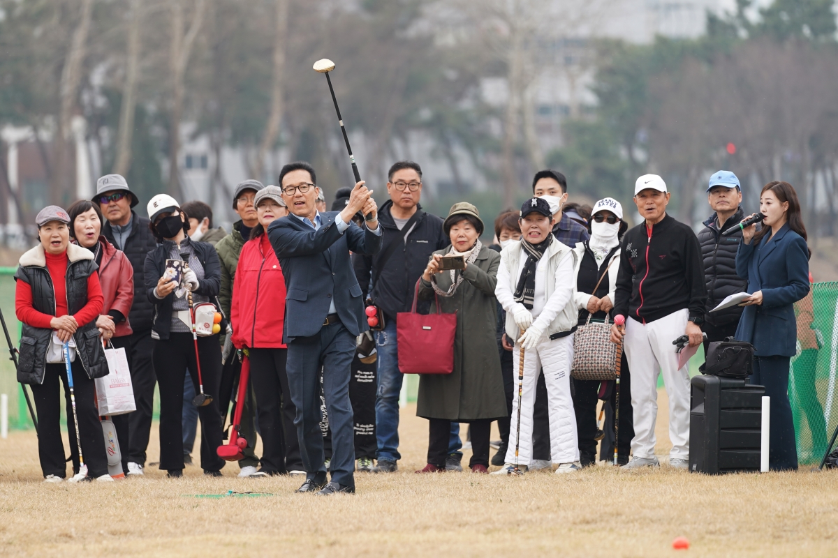 연수구민들의 새로운 건강 사랑방이 될 승기천 파크골프장이 마침내 문을 열었다
